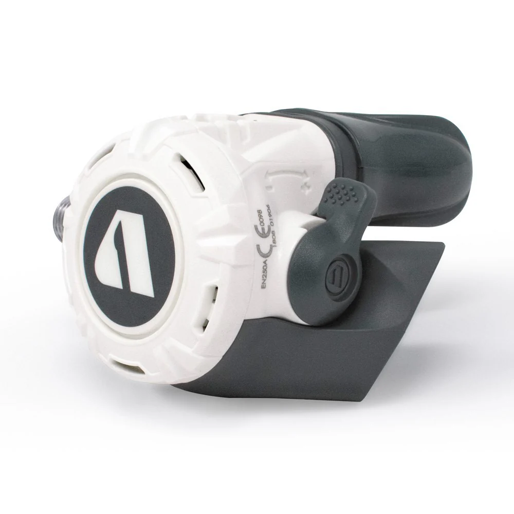 Apeks XL4+ Regulator - Image 3