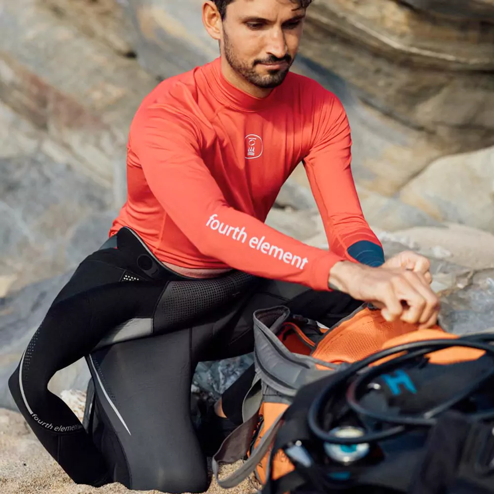 Fourth Element Men's Long Sleeve Hydro-T Rashguard - Lava/Deep Blue - Image 3
